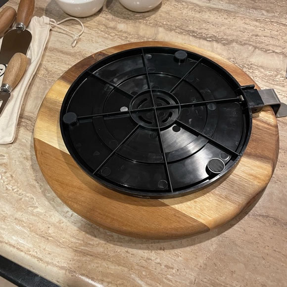 Pampered Chef- Premium Charcuterie cheese board. BRAND NEW!!!! - Picture 7 of 8